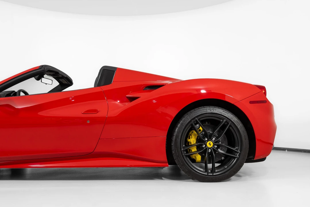 2018 Ferrari 488 Spider - Image 15 of 31
