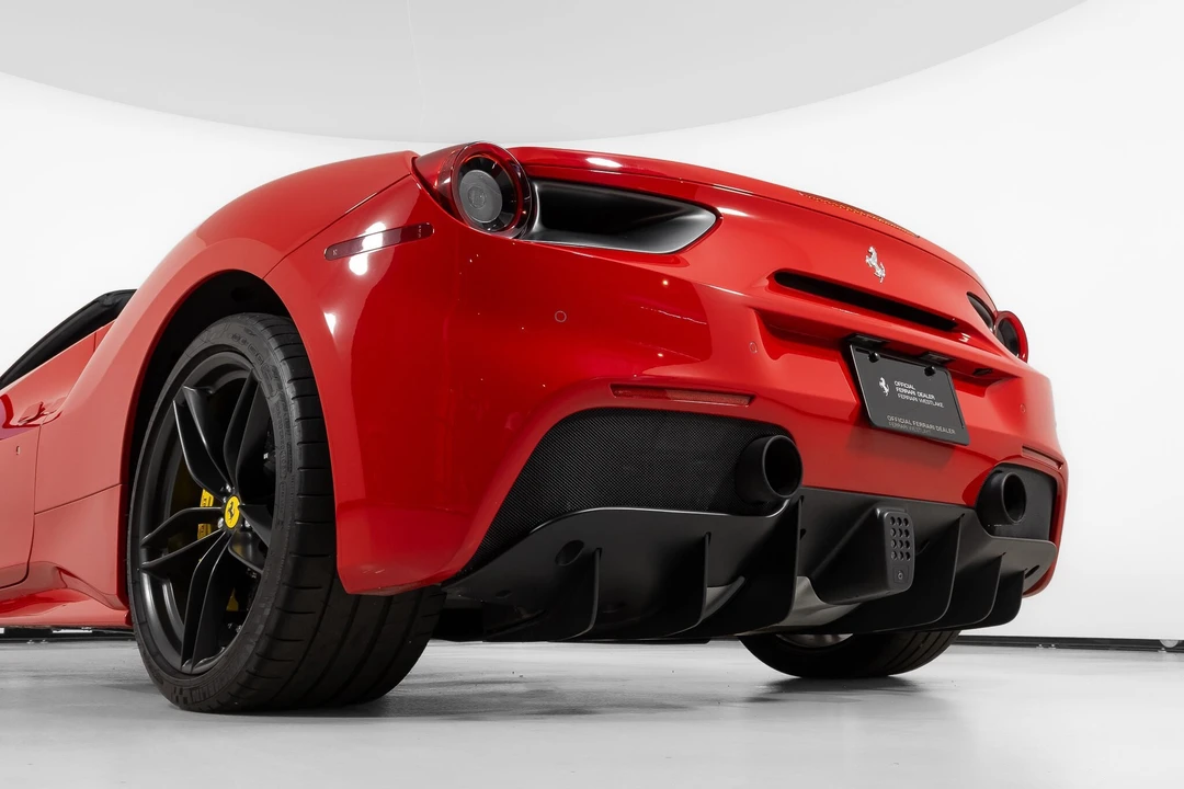 2018 Ferrari 488 Spider - Image 17 of 31