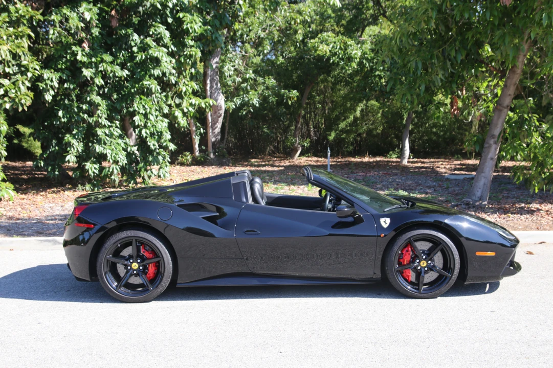 2018 Ferrari 488 Spider - Image 17 of 31