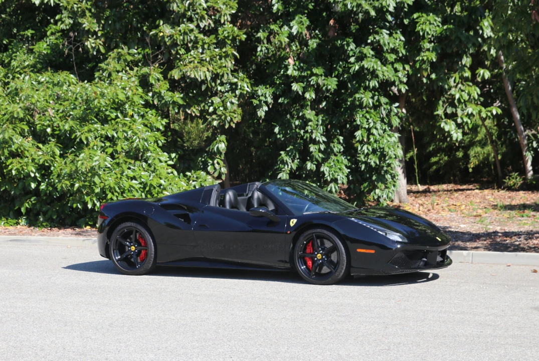 2018 Ferrari 488 Spider - Image 15 of 31