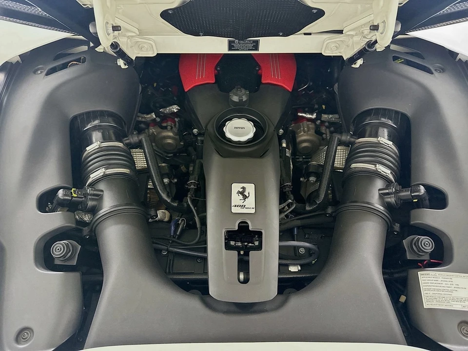 2018 Ferrari 488 Spider - Image 14 of 31