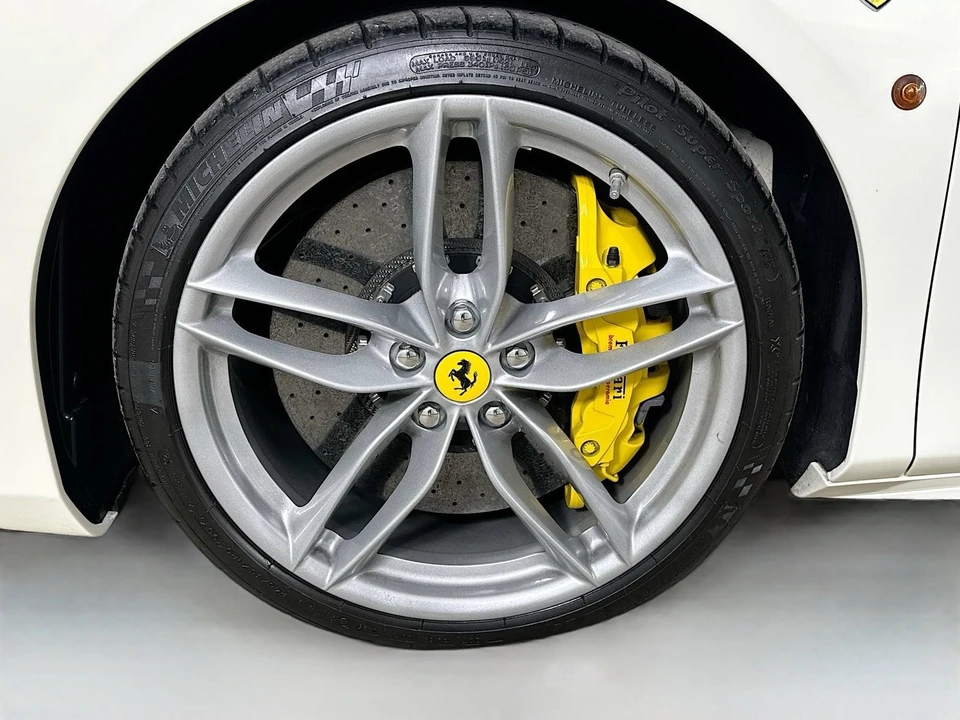 2018 Ferrari 488 Spider - Image 11 of 31