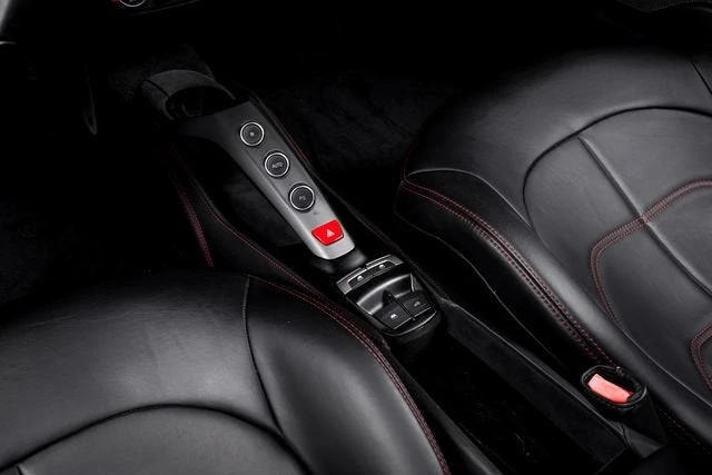 2018 Ferrari 488 Spider - Image 30 of 31