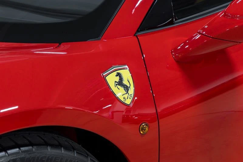 2018 Ferrari 488 Spider - Image 16 of 31