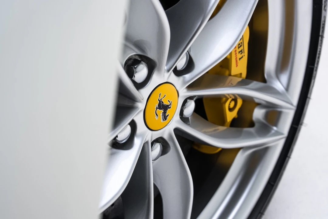 2018 Ferrari 488 Spider - Image 28 of 31