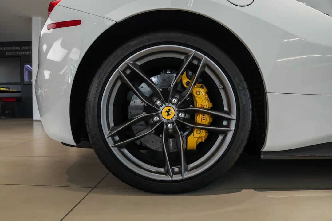 2018 Ferrari 488 Spider - Image 27 of 31