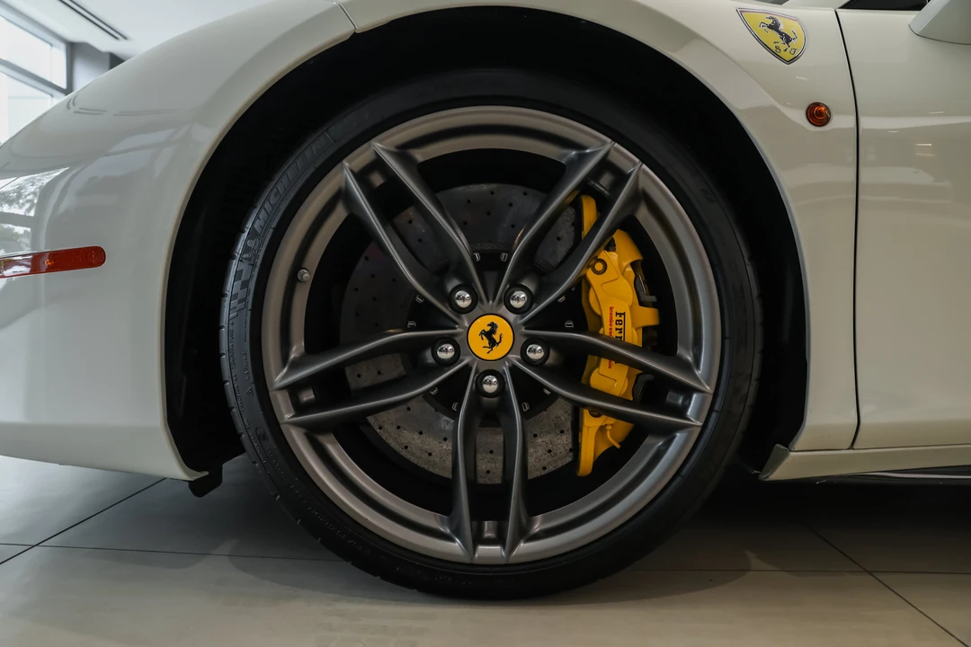 2018 Ferrari 488 Spider - Image 14 of 31