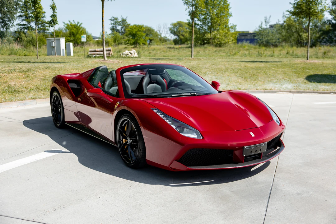 2018 Ferrari 488 Spider - Image 11 of 31