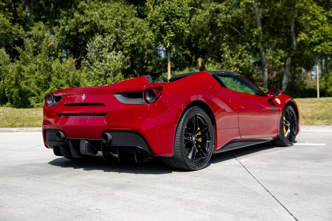 2018 Ferrari 488 Spider - Image 13 of 31