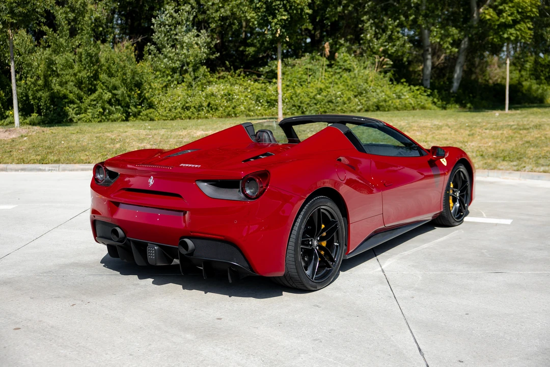 2018 Ferrari 488 Spider - Image 5 of 31