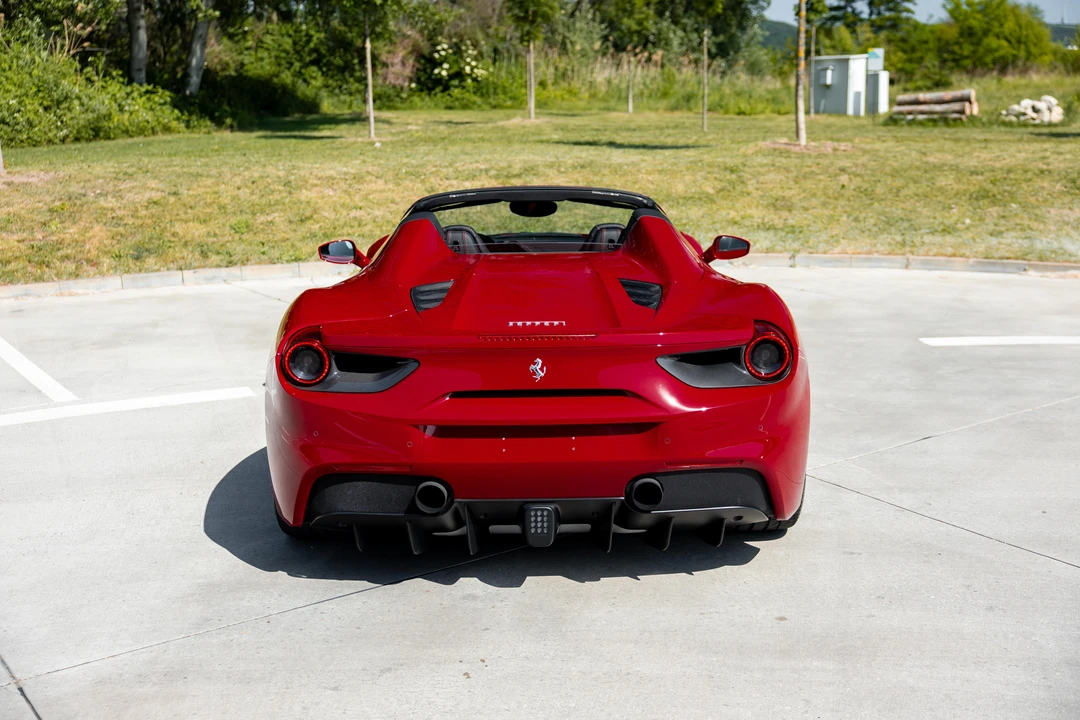 2018 Ferrari 488 Spider - Image 15 of 31