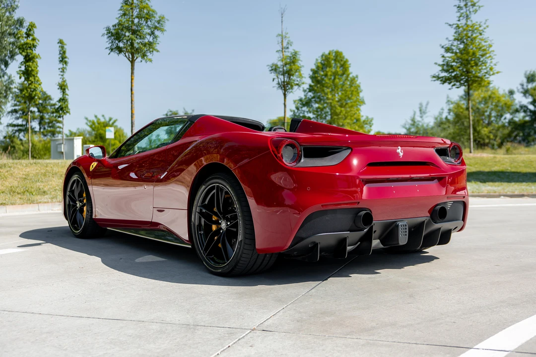2018 Ferrari 488 Spider - Image 16 of 31