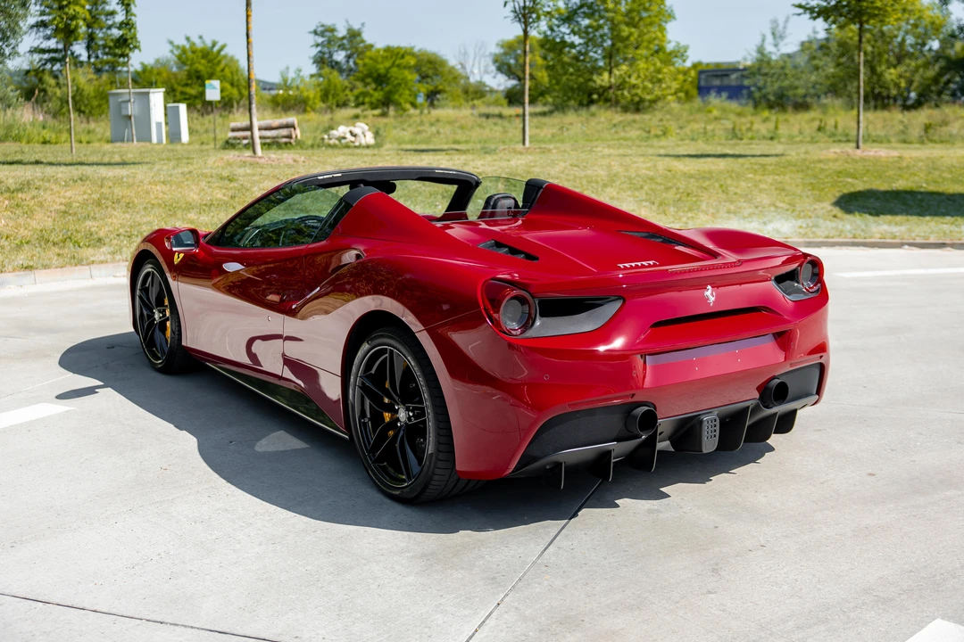 2018 Ferrari 488 Spider - Image 9 of 31