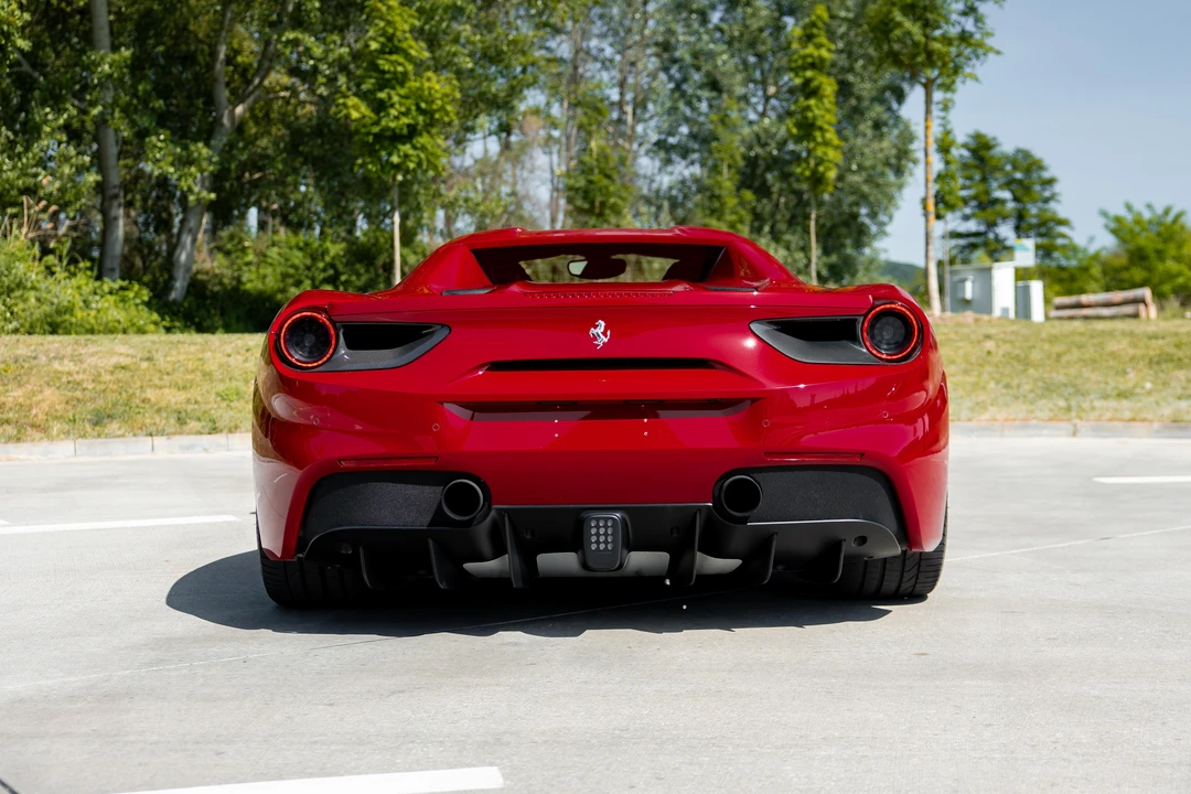 2018 Ferrari 488 Spider - Image 20 of 31
