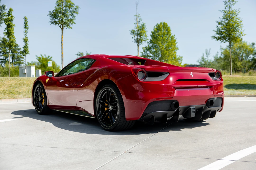 2018 Ferrari 488 Spider - Image 21 of 31