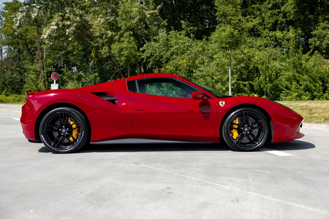 2018 Ferrari 488 Spider - Image 4 of 31