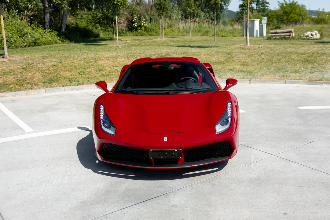 2018 Ferrari 488 Spider - Image 25 of 31