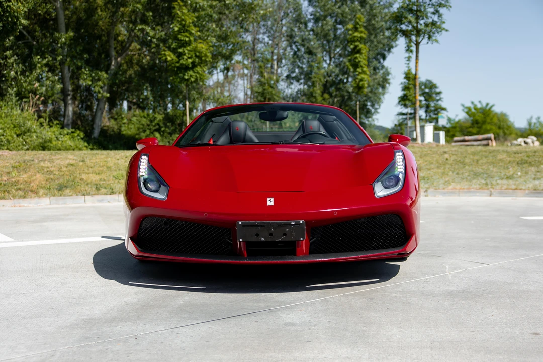 2018 Ferrari 488 Spider - Image 28 of 31