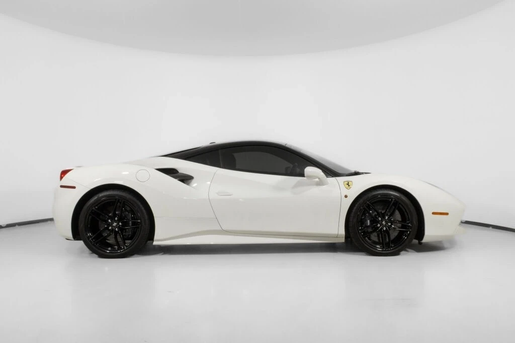 2018 Ferrari 488 - Image 10 of 21