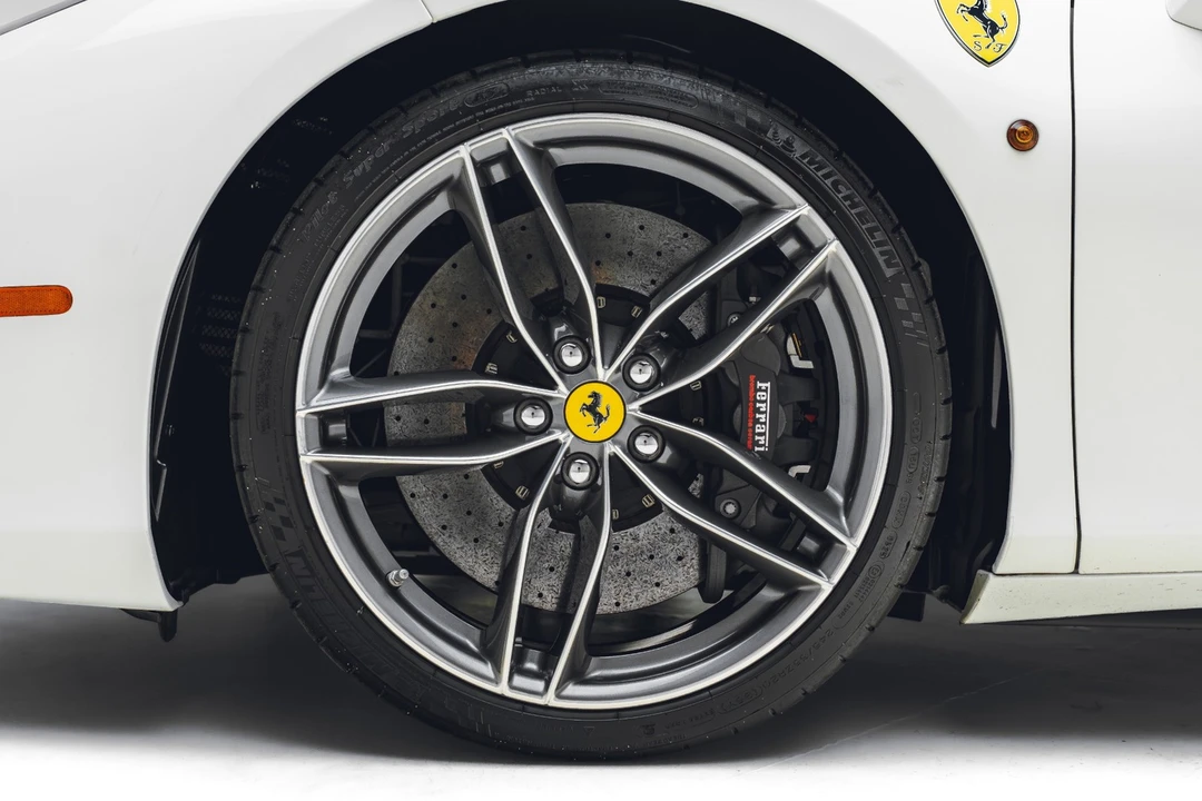 2018 Ferrari 488 - Image 15 of 31