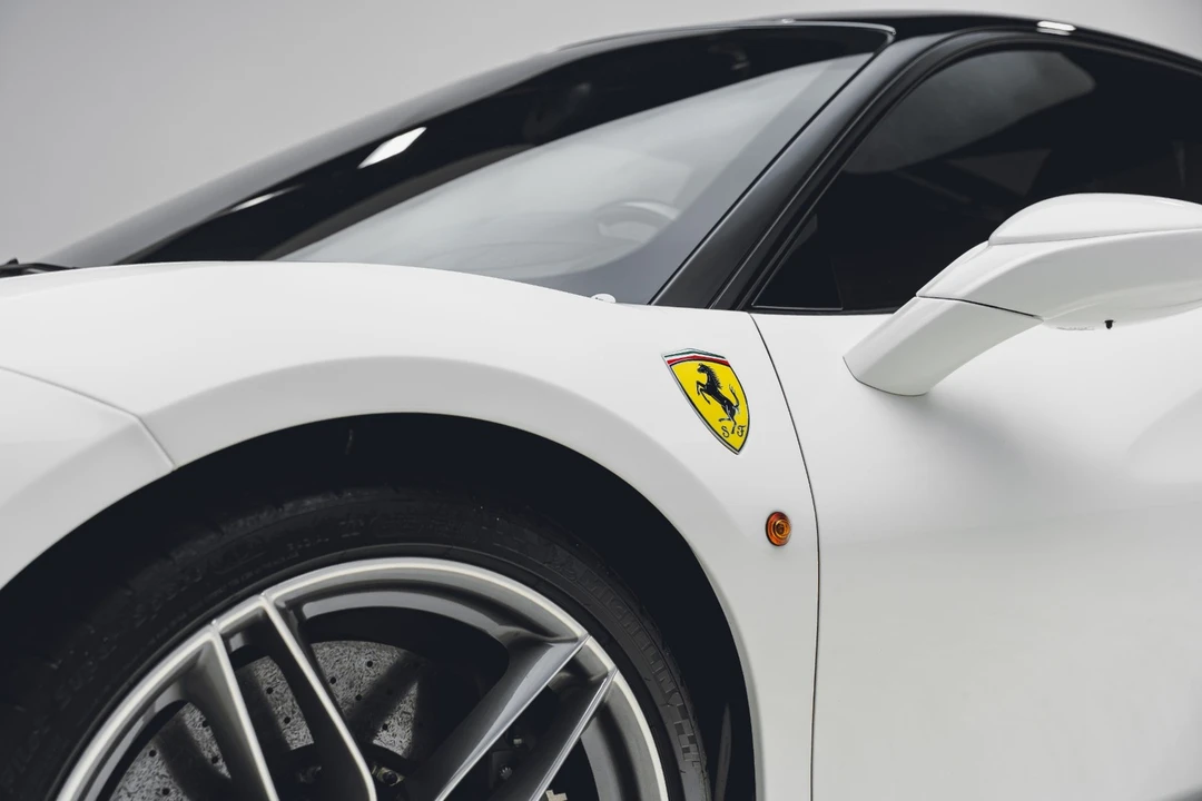 2018 Ferrari 488 - Image 14 of 31