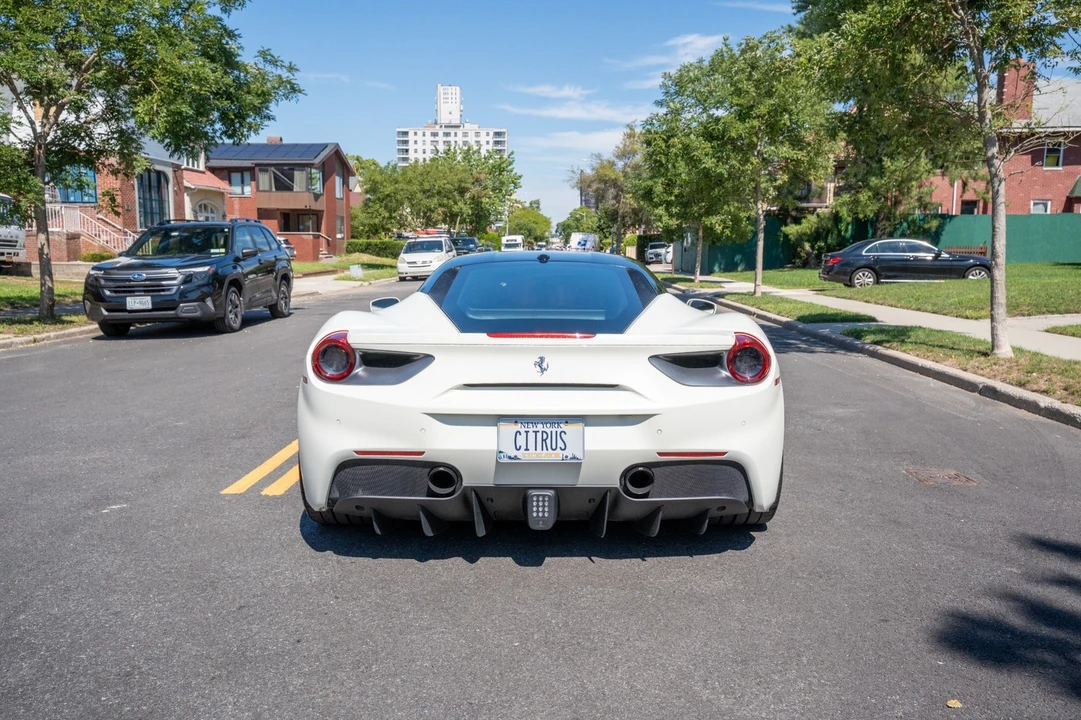 2018 Ferrari 488 - Image 6 of 31