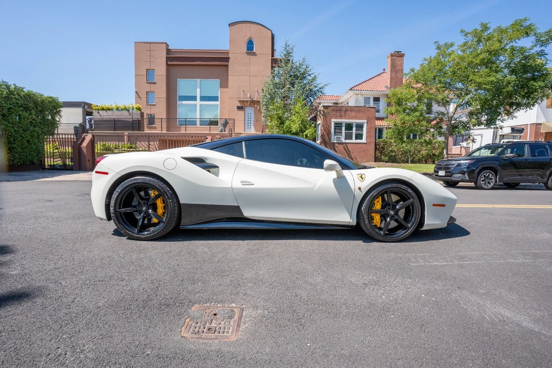 2018 Ferrari 488 - Image 9 of 31