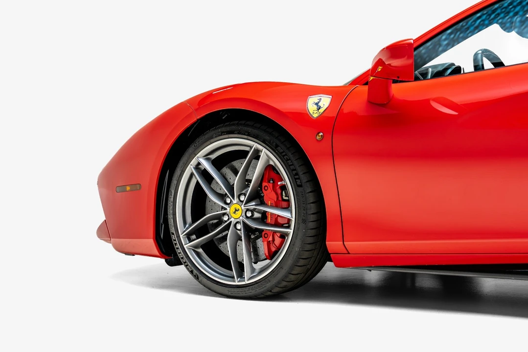 2018 Ferrari 488 - Image 17 of 31