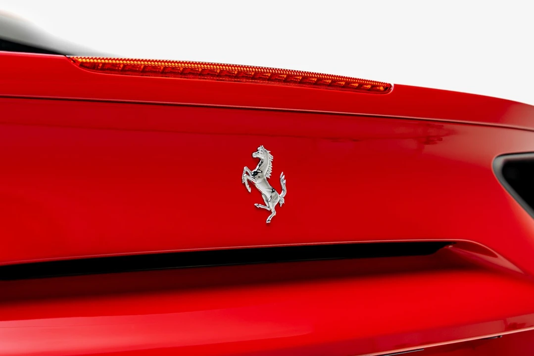 2018 Ferrari 488 - Image 27 of 31