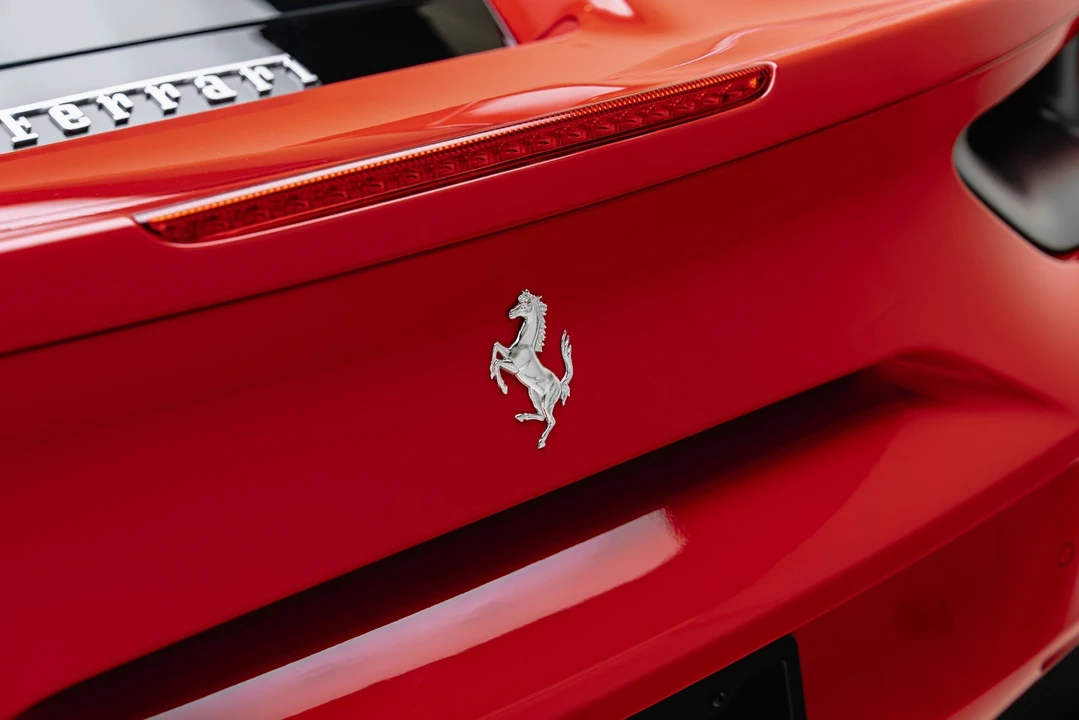 2018 Ferrari 488 - Image 28 of 31