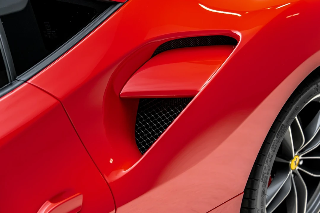 2018 Ferrari 488 - Image 25 of 31