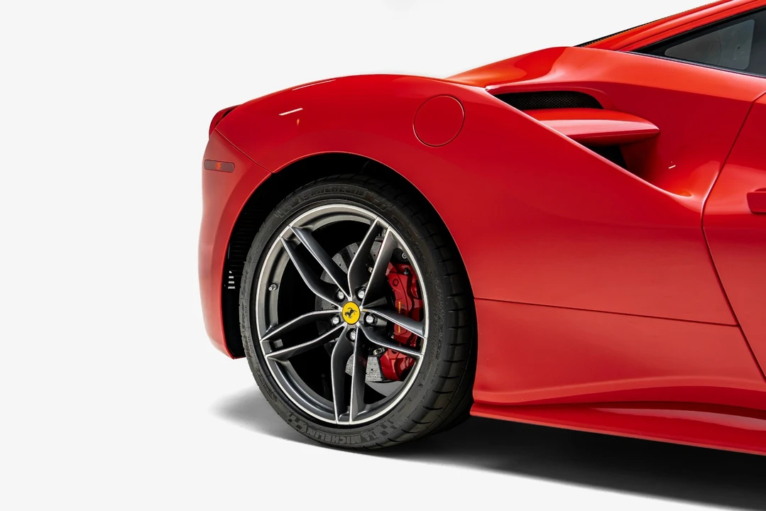 2018 Ferrari 488 - Image 16 of 31