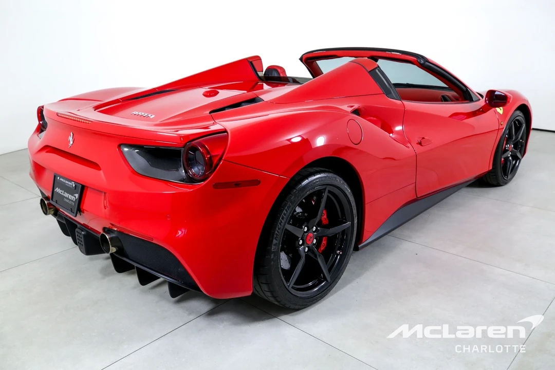 2018 Ferrari 488 - Image 9 of 12