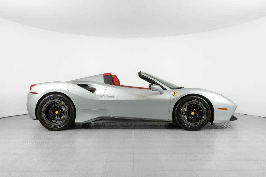 2018 Ferrari 488 - Image 8 of 12