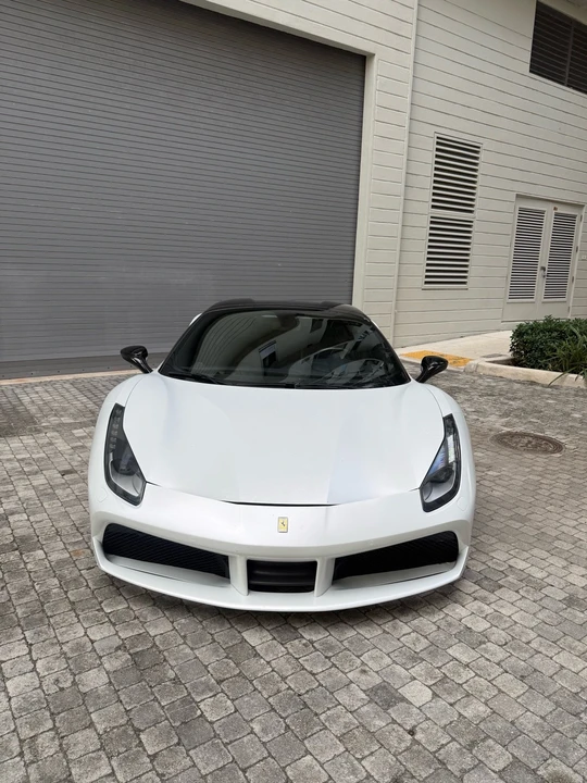 2018 Ferrari 488 - Image 11 of 21