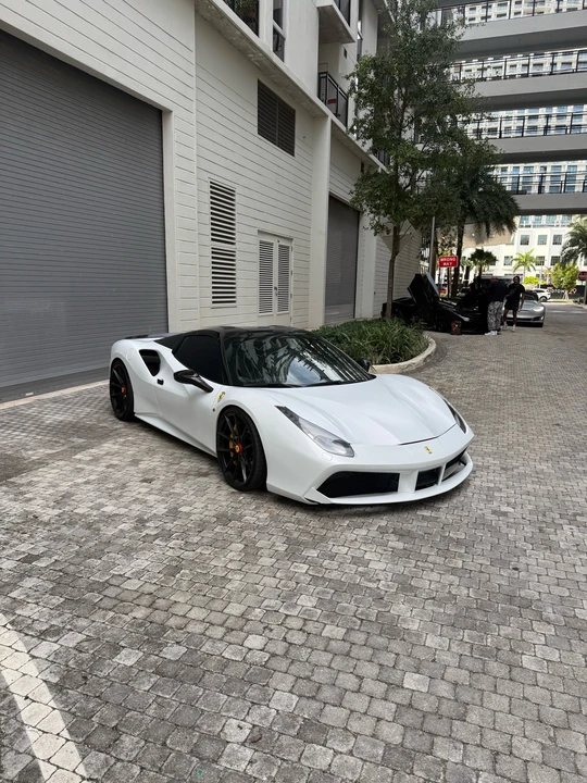 2018 Ferrari 488 - Image 5 of 21