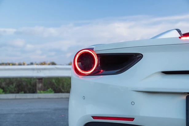 2018 Ferrari 488 - Image 14 of 21