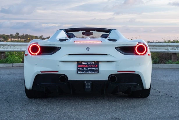 2018 Ferrari 488 - Image 12 of 21