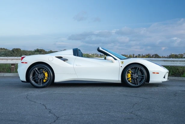 2018 Ferrari 488 - Image 18 of 21