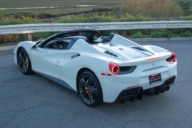2018 Ferrari 488 - Image 11 of 21