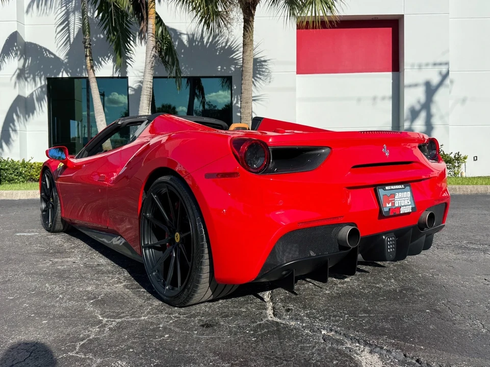 2018 Ferrari 488 - Image 10 of 21