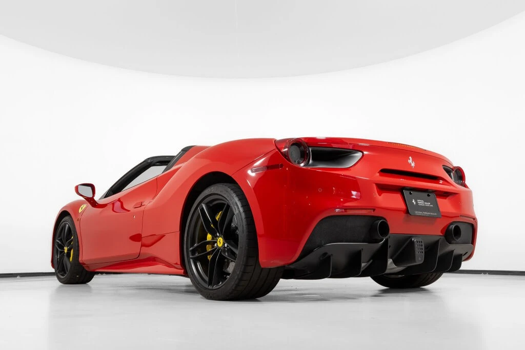 2018 Ferrari 488 - Image 16 of 31