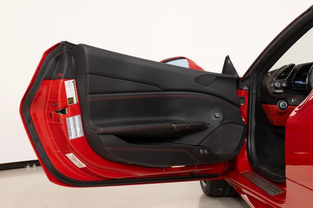 2018 Ferrari 488 - Image 29 of 31