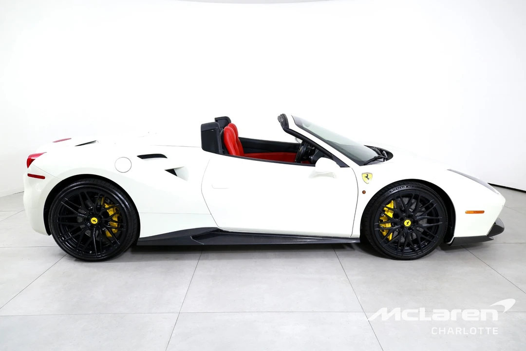 2018 Ferrari 488 - Image 10 of 31