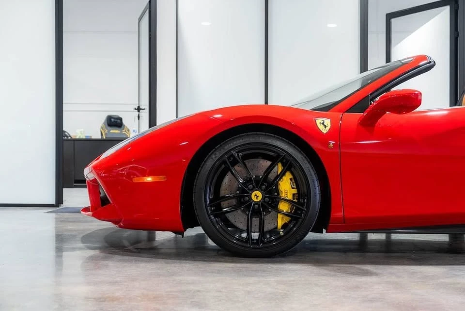 2018 Ferrari 488 Spider - Image 17 of 18