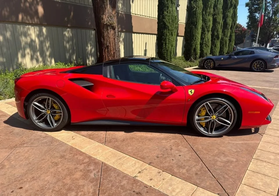 2018 Ferrari 488 Spider - Image 8 of 13