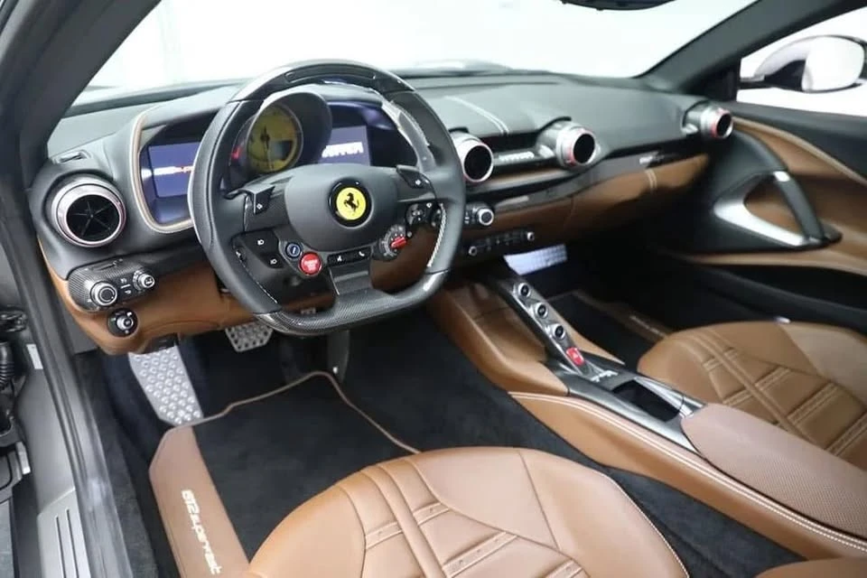 2018 Ferrari 812 Superfast - Image 5 of 7
