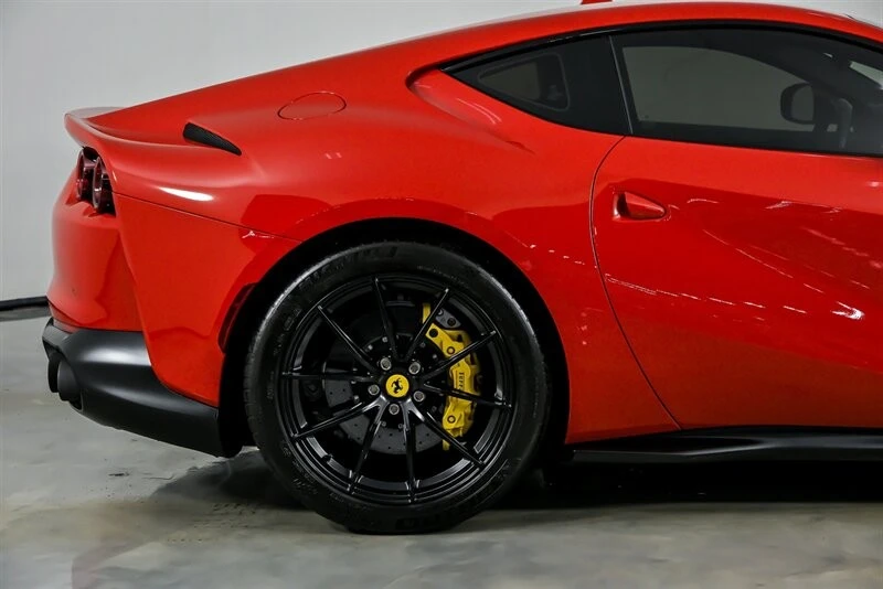 2018 Ferrari 812 Superfast - Image 12 of 31