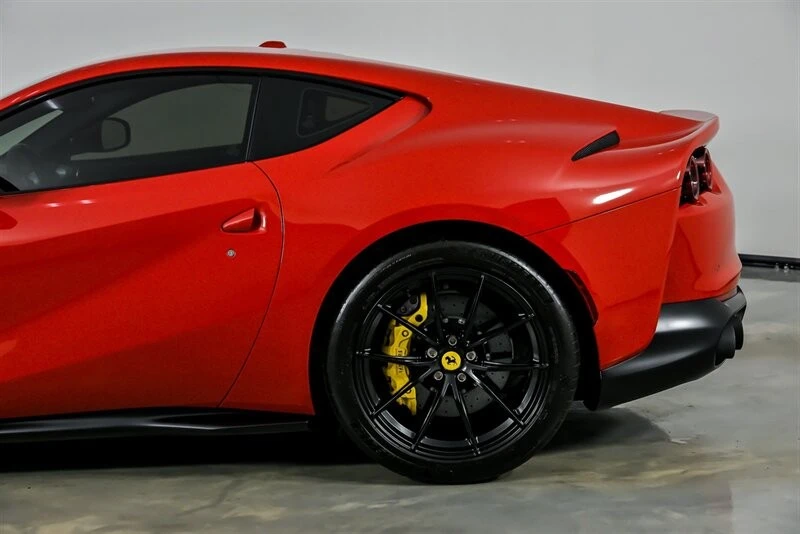 2018 Ferrari 812 Superfast - Image 8 of 31