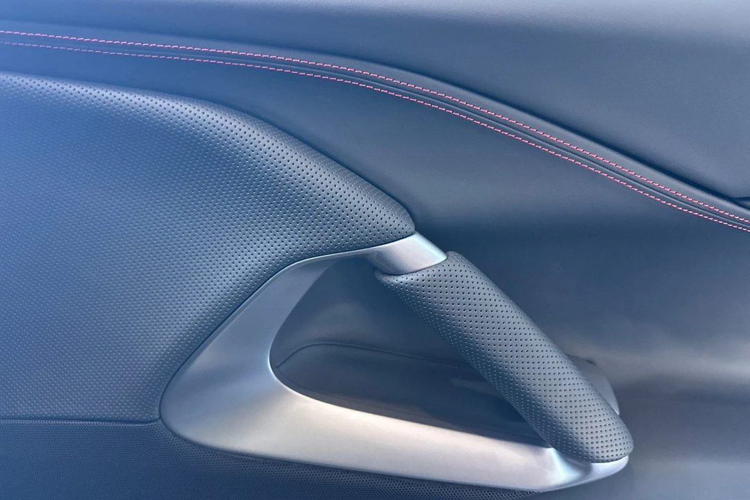 2018 Ferrari 812 Superfast - Image 18 of 31
